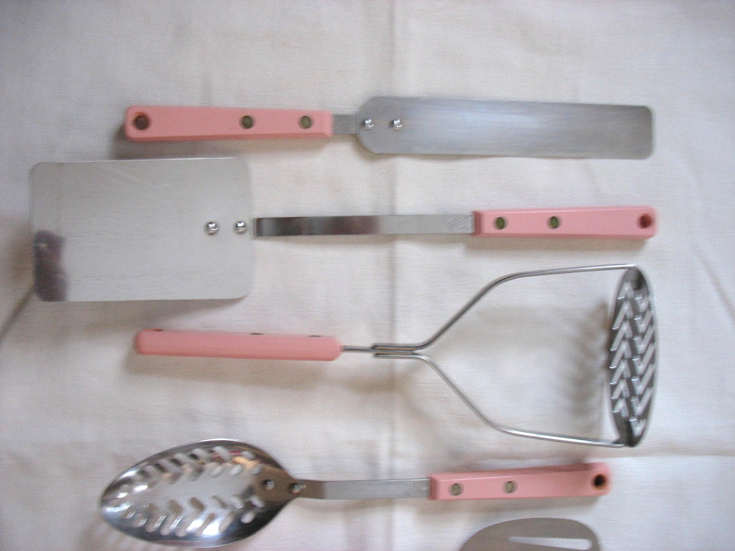 pink utensils set