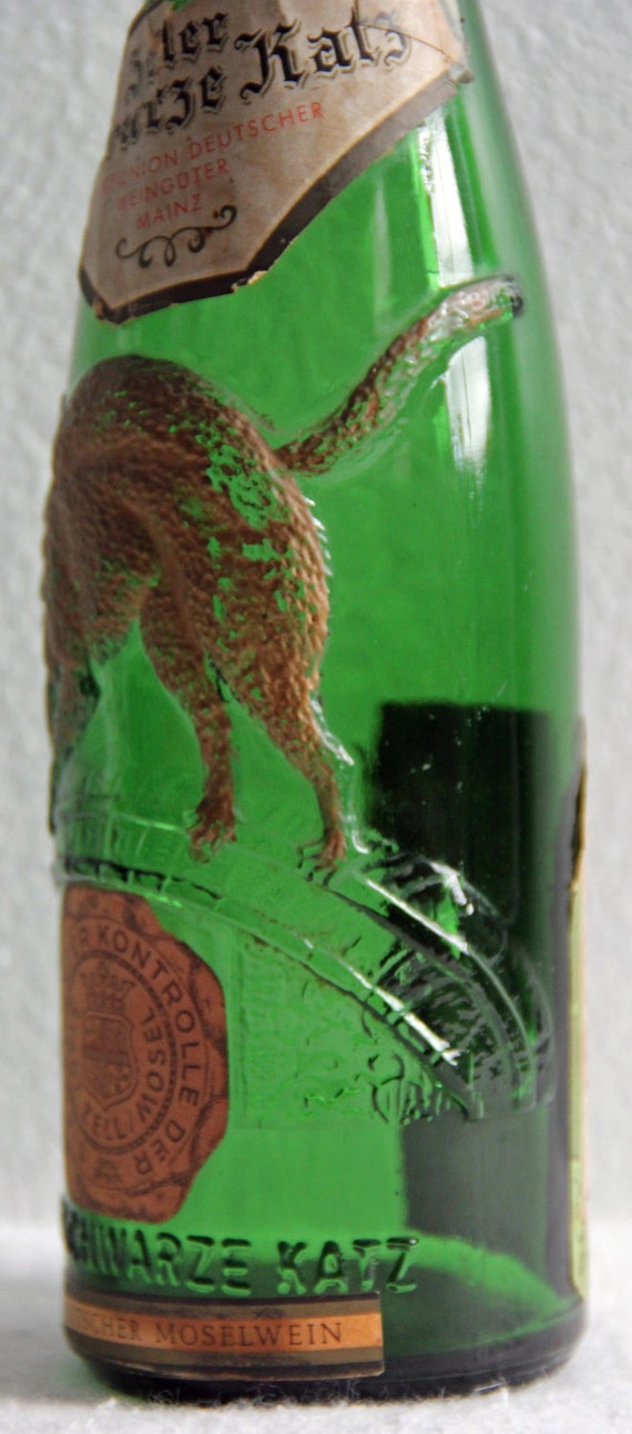 1964 Zeller Schwarze Katz Germany German Wine Bottle Gold