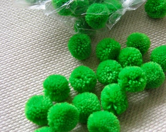 100 bright green pom pom Yarn Pom Poms - pom poms, Cotton pom pom Handmade.