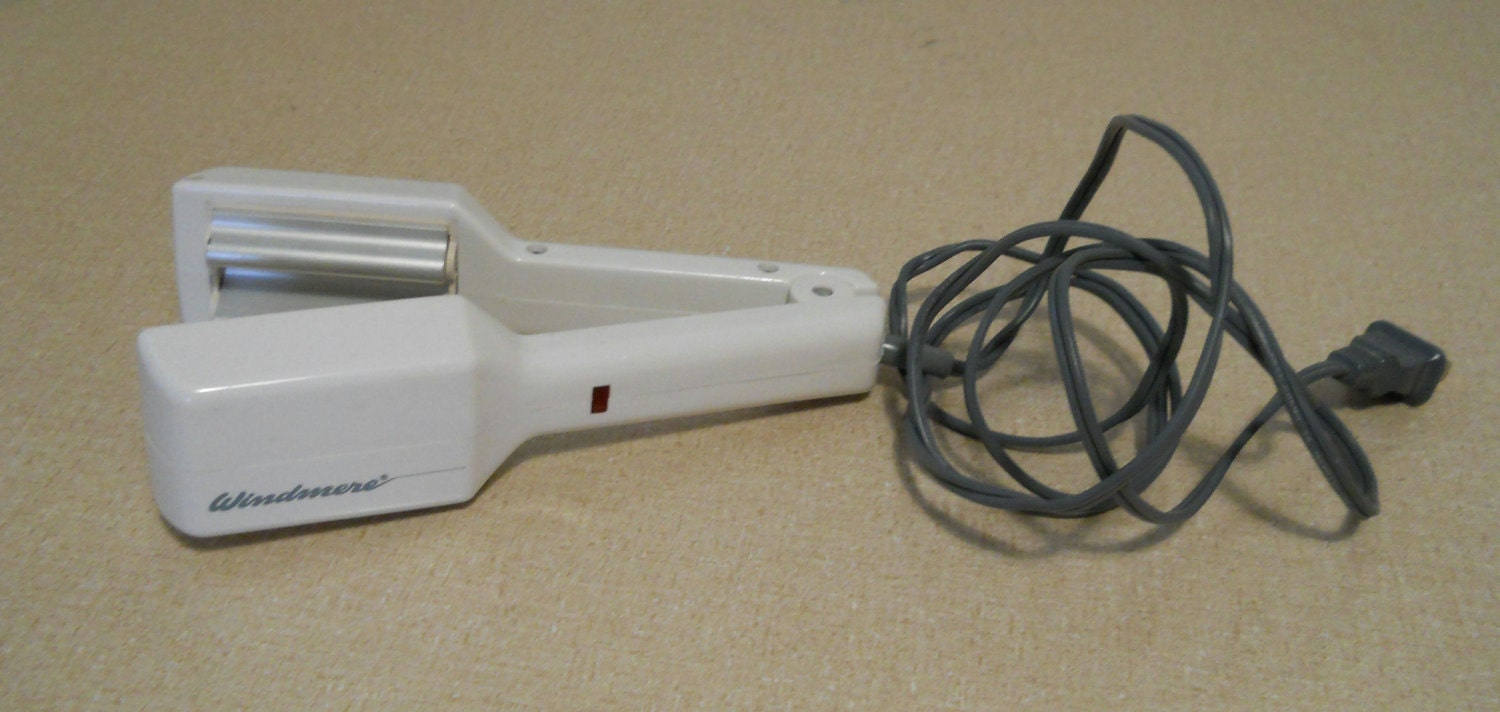 90s Hair Crimper Windmere Big Wave White and Blue Vintage 80s