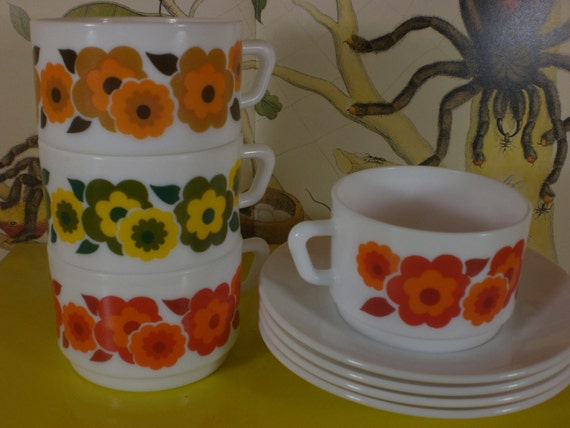 Etsy and vintage  and cups Vintage on cocotteminute Saucers by Cups etsy saucers Arcopal