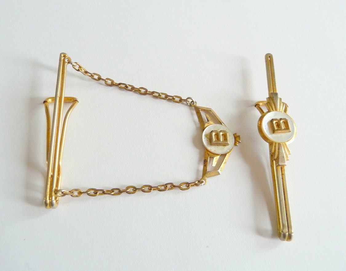 Antique Mens Tie Bar Tie Clip Gold Tone with Chain Monogram B