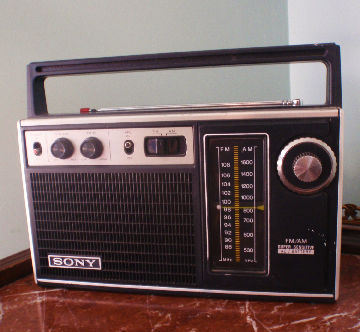 Roger. 1972 Sony AM/FM Radio. by roundhousevintage on Etsy