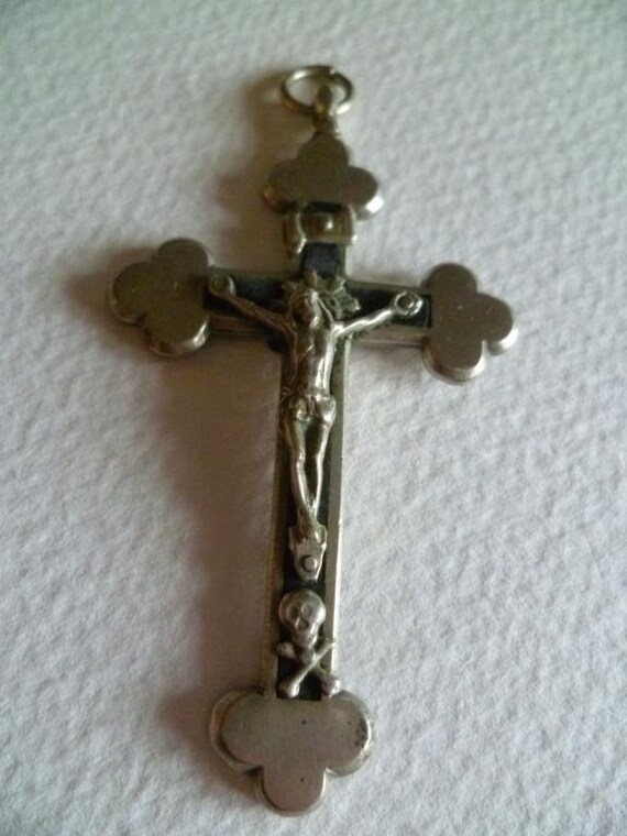 Gothic Crucifix Cross Victorian Pendant With Skull and