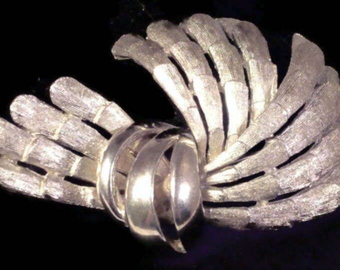 FREE SHIPPING Large BSK signed brushed textured layered brooch silver plate.