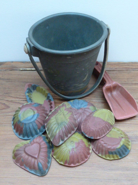 Vintage bucket and spade play set