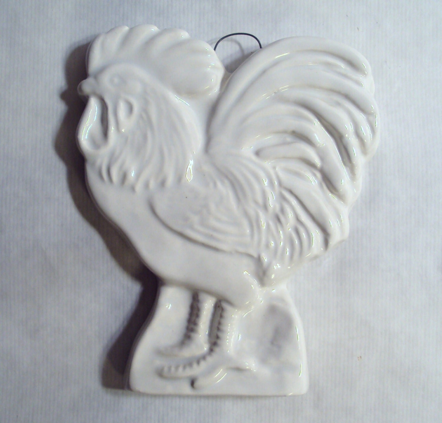 Vintage Ceramic White Rooster Kitchen Wall Plaque by maxhappyfeet
