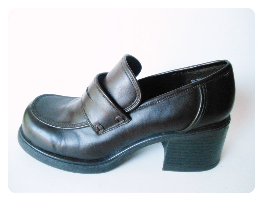 Vintage Chunky Heel Platform Loafers Size 9.5 by pursenbootz
