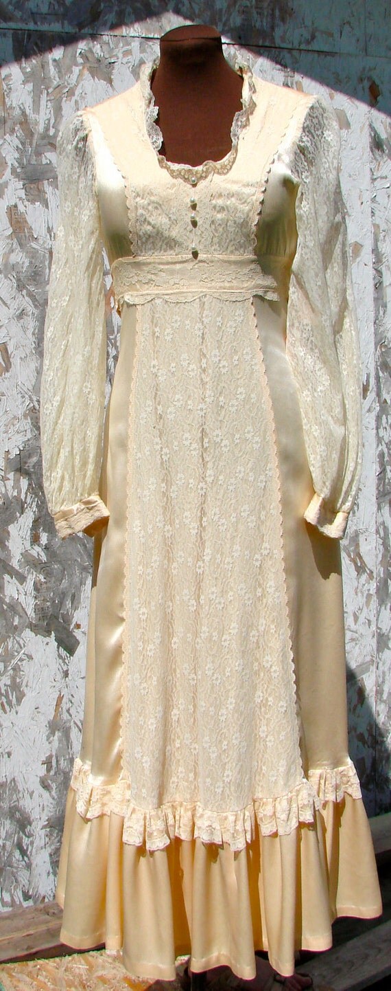 Original 1970's Gunne Sax dress by Jessica. peach by stealofadeal