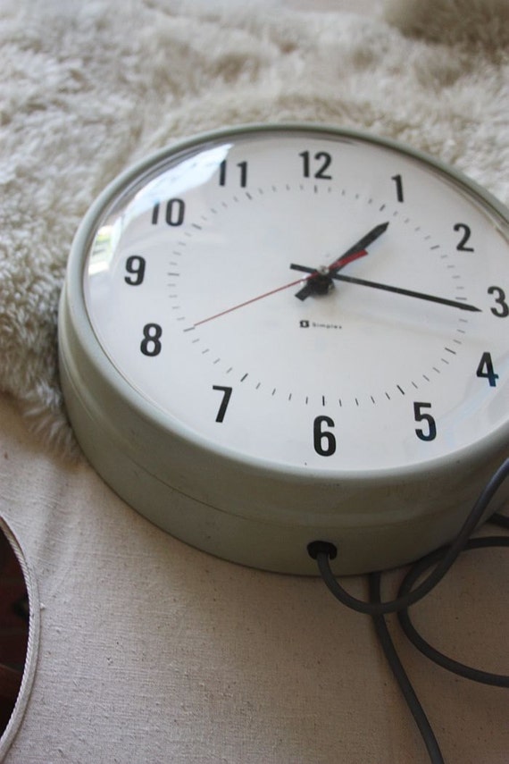 Items similar to Vintage Simplex Clock on Etsy