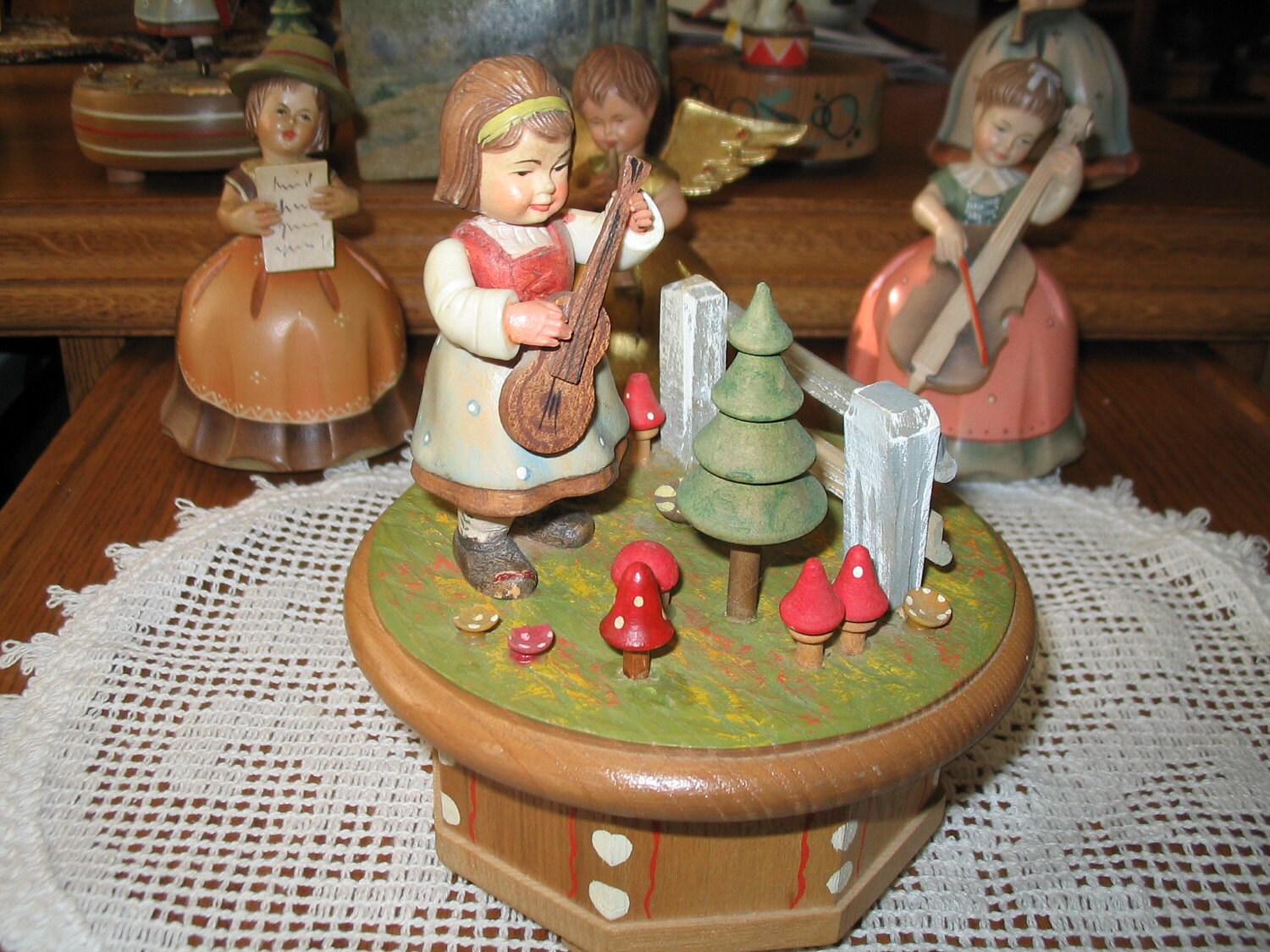 ANRI music box Thorens movement Edelweiss Swiss