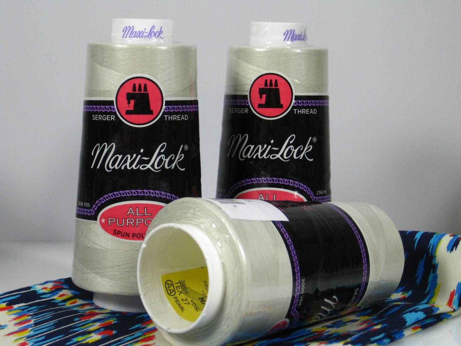 Serger Thread, Maxilock, Set of 3 / MaxiLock SERGER THREAD 3000 Yard