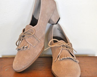 Vintage Outdoorables Suede Oxford Pumps with kilties