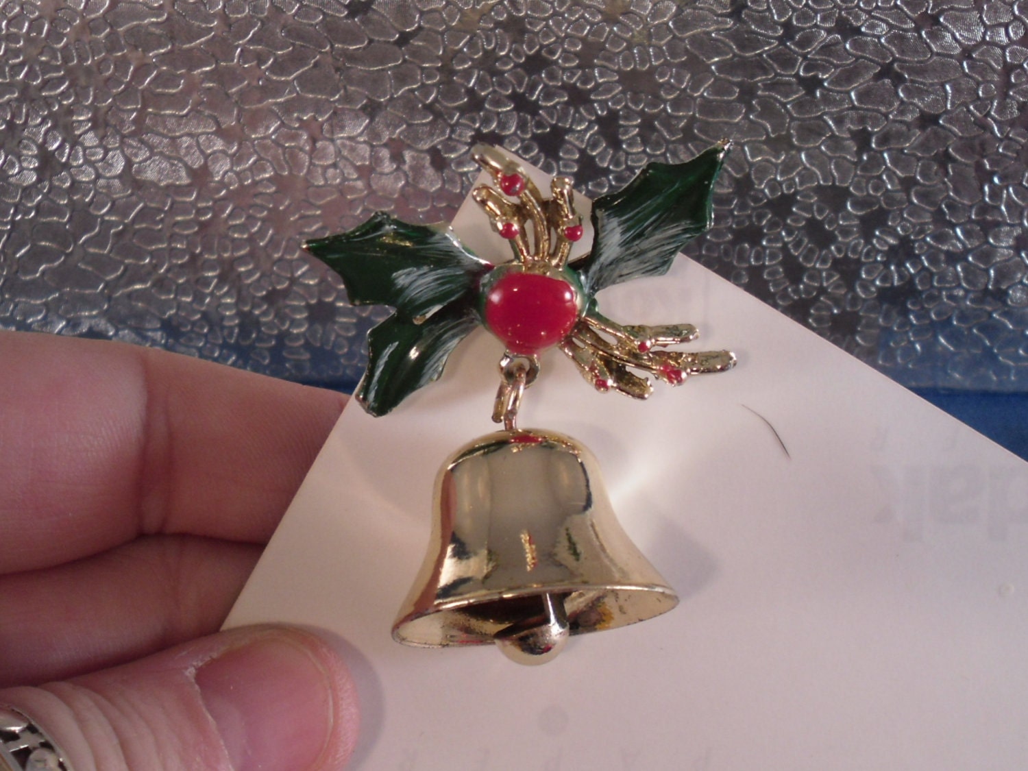 Vintage Christmas Ivy Silver Tone Ringing Bell Brooch Chr19