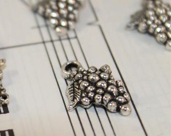 10 pcs Antique Silver Grape Charms Wine Charms 18mm (SC242)