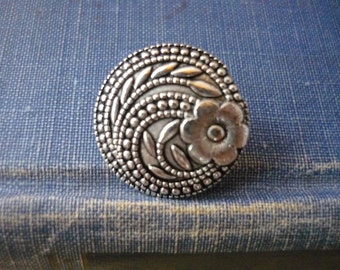 12 pcs Antique Silver Floral Shank Buttons 17mm (SB237)