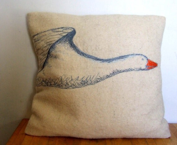 senger cuddly goose heat cushion