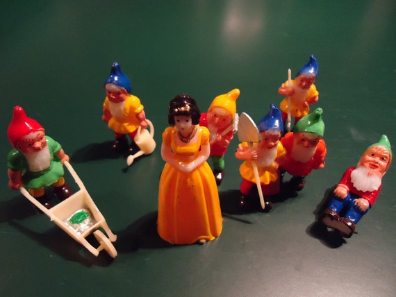 Snow White And The Seven Dwarfs Cake Decorator Toppers