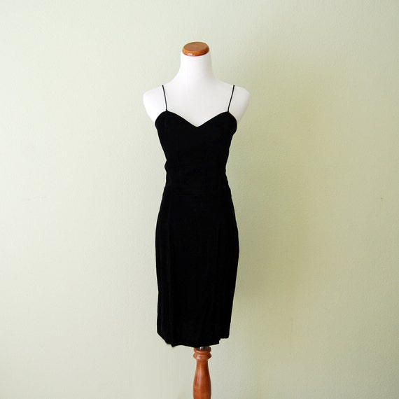 Vintage 80s Perfect Black Velvet Dress Sweetheart by TheLostCloset