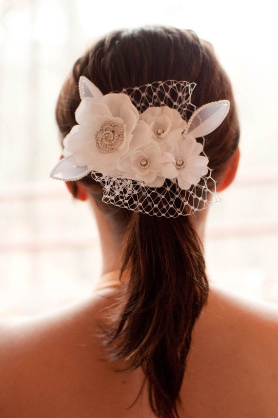 Items similar to Bridal white hair fascinator accessory on Etsy
