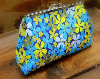 Pocket Full Of Posies, Flower Cotton Metal Frame Clutch Purse Vintage Inspired