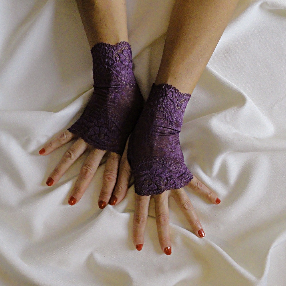 Dusty Purple Lace Fingerless Gloves Stretch Lace Fingerless 3000