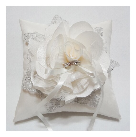 Items similar to Wedding ring pillow Ivory ring pillow, ring bearer pillow, Ivory Bloom and