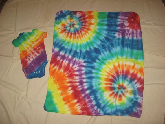 Tie-dye baby set Blanket and bodysuit 9-12 month tye-dye