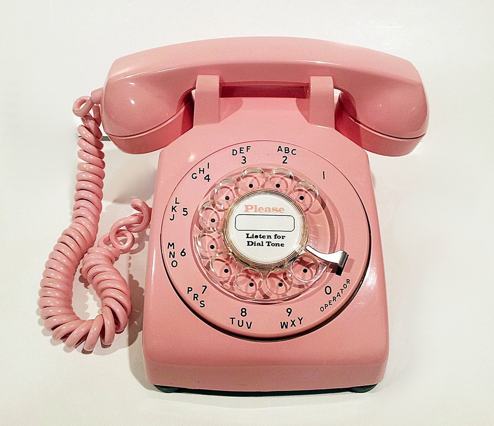 Купить розовый телефон. Розовый телефон. Домашний телефон розовый. Сотовый телефон розовый. Розовый старый мобильник.