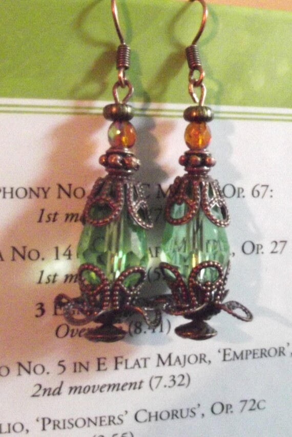 Earrings Lantern in The Forest Green Crystal and Lace Petal
