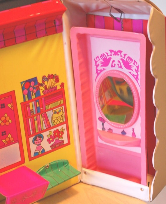 1966 Barbie Doll Francie and Casey Doll House Carrying Case