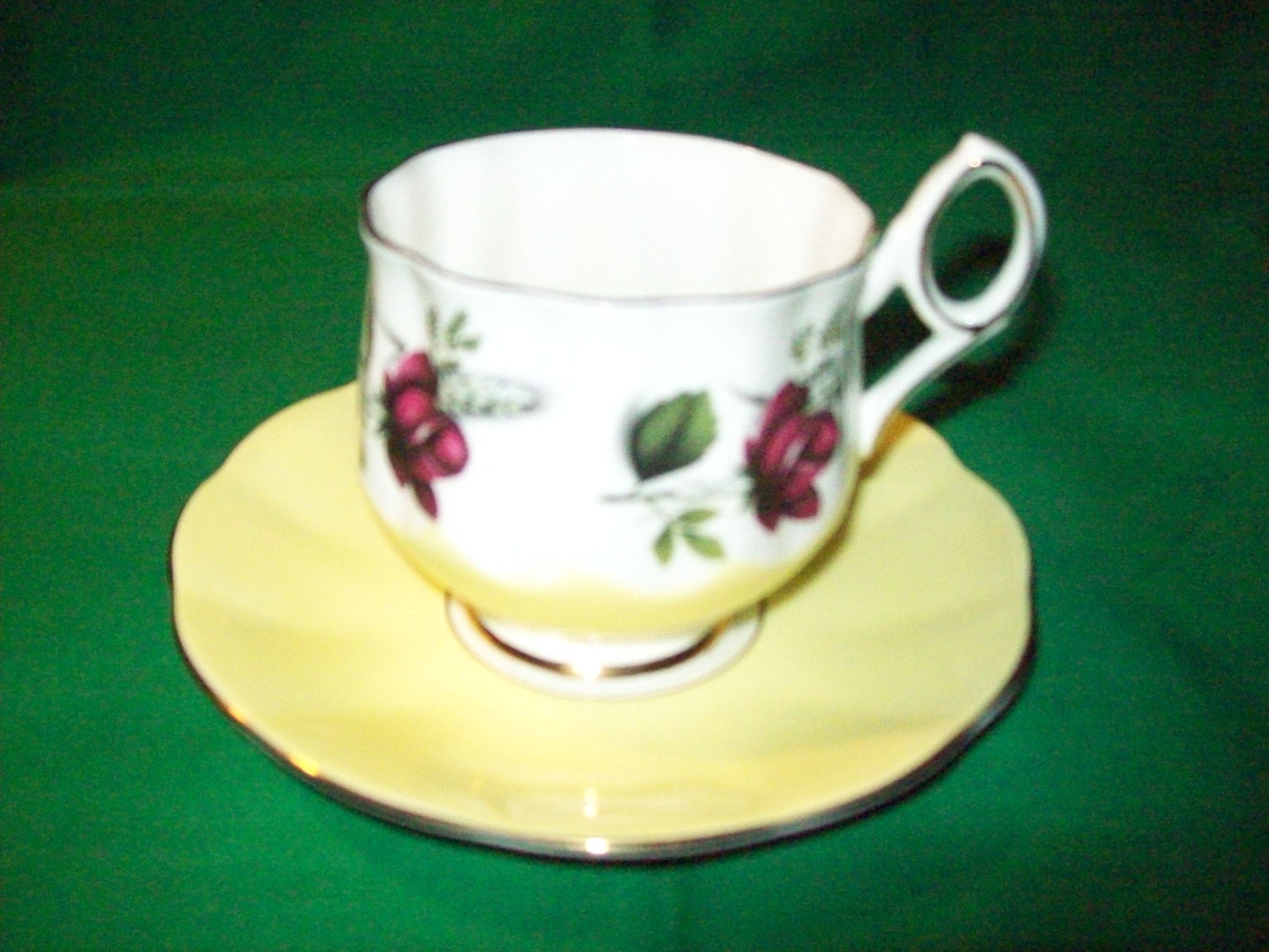 Elizabethan Fine Bone China Tea Cup and Saucer England.