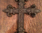 Items similar to Cast Iron Cross with Fleur De Lis pattern and Gun ...