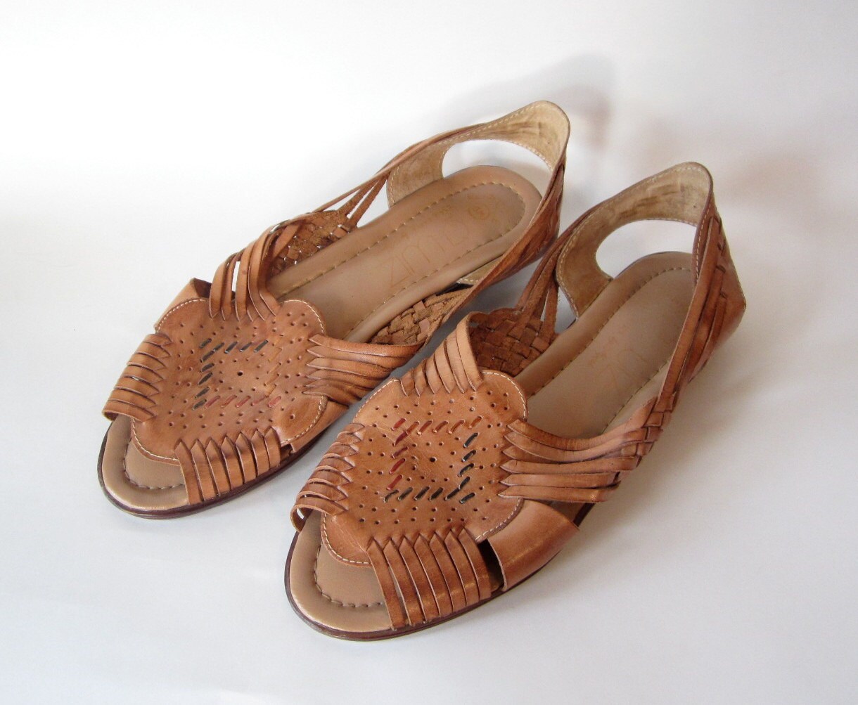 Vintage Sandals 9 / 80s Shoes / Brown Leather Huaraches