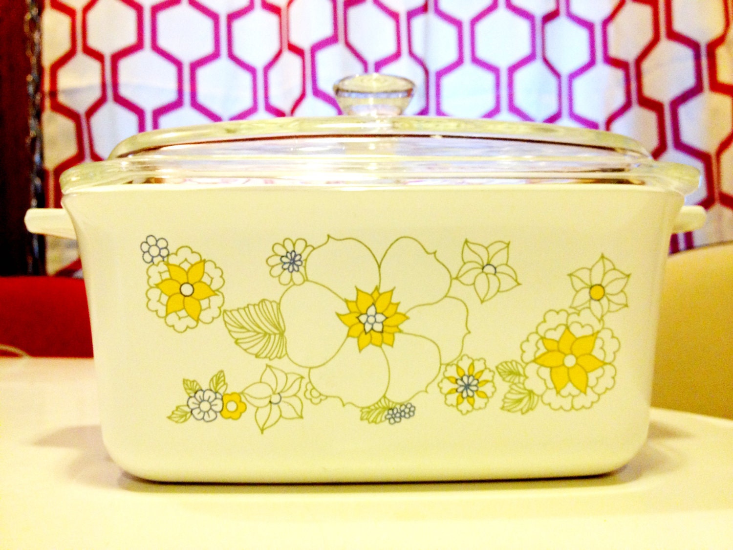 Vintage Corning Ware/Pyrex Daisy Pattern 1.5 qt. Casserole