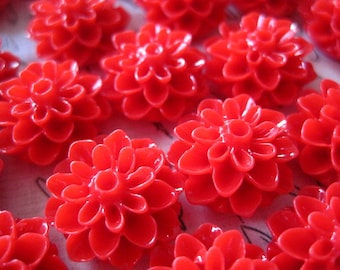Resin Flower Cabochons / 6 pcs Red Resin Dahlia Mum 15mm
