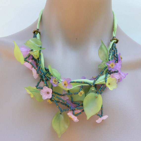 Lucite flower necklace summer necklace seed beads jewelry