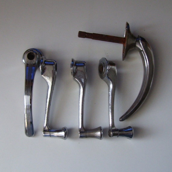 1 Set of vintage window cranks and door handles