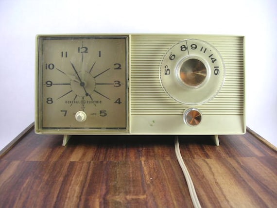 Vintage General Electric Tube Clock Radio Model C-403B Made