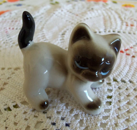 Siamese Kitty Cat Feline Porcelain Figurine 1960s