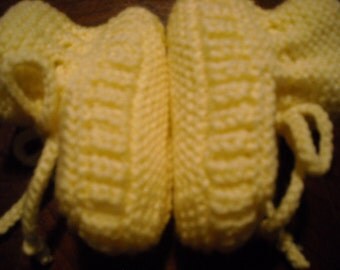 Hand Knit - Stay-on Yellow Baby Booties - Size 0-3 Month - Newborn