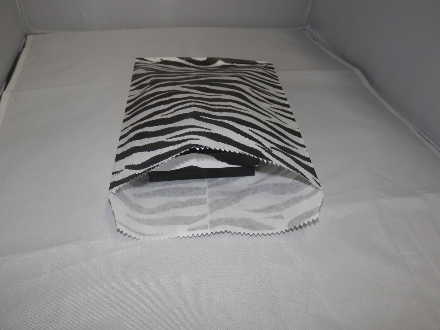 On Sale 50 Pack of Zebra Print Retail Merchandise Bags Paper