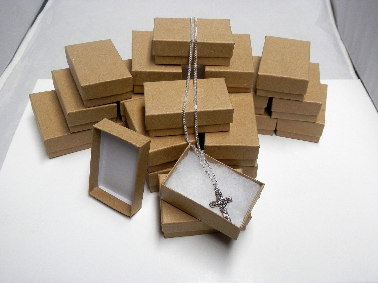 Kraft Jewelry Gift Boxes Cotton Filled Presentation Display