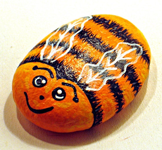 Items similar to Bumble Bee Rock hand painted on Etsy