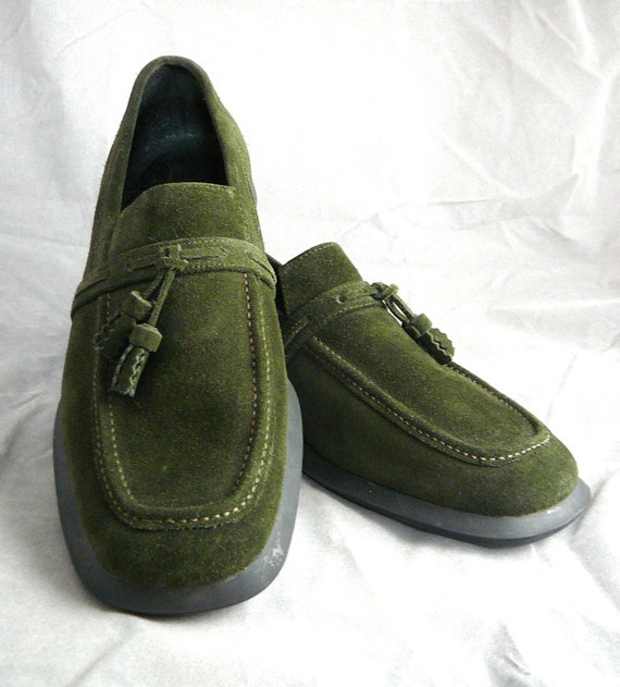 Vintage green suede tassel / penny loafers by CuratedCloset