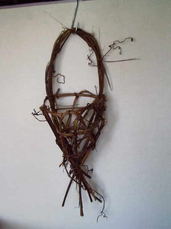 Grapevine Small Wall Basket Planter