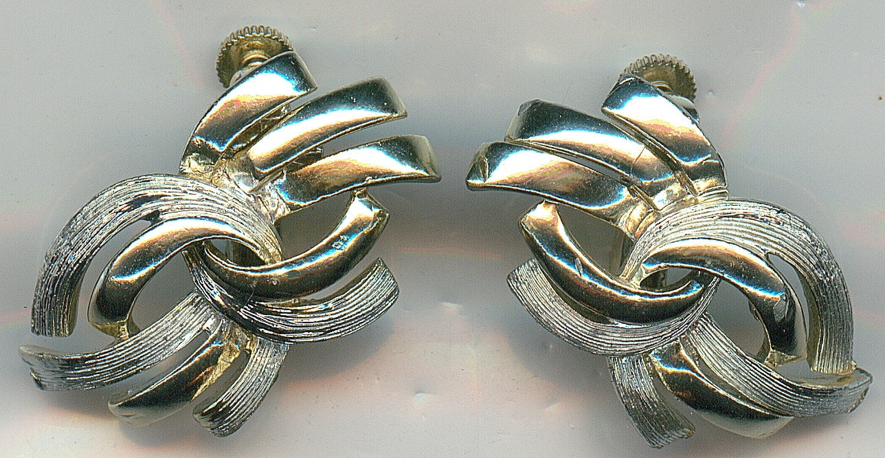 Vintage CORO Earrings. Signed Clip on Style in Silver tone