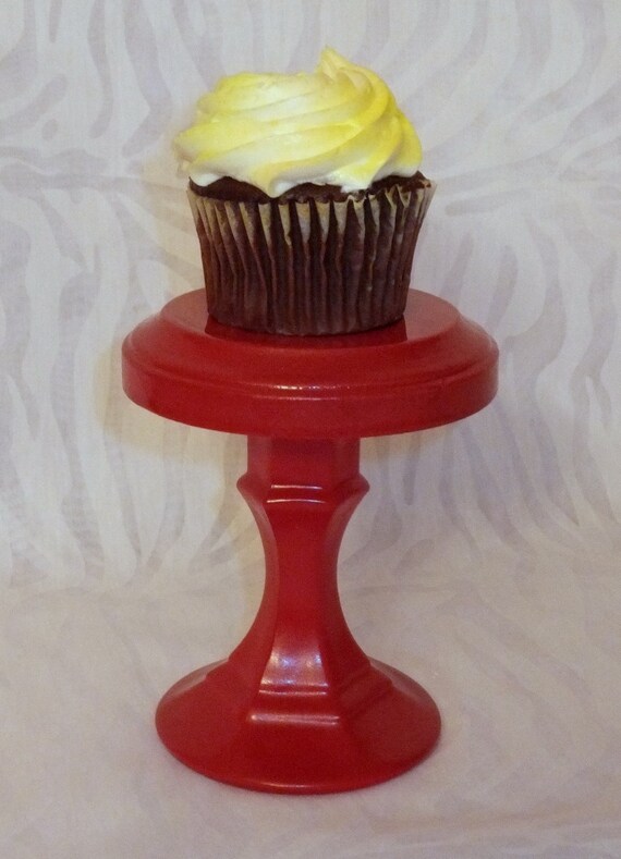 Single Cupcake Stand FREE SHIPPING when you by domesticallyswanky