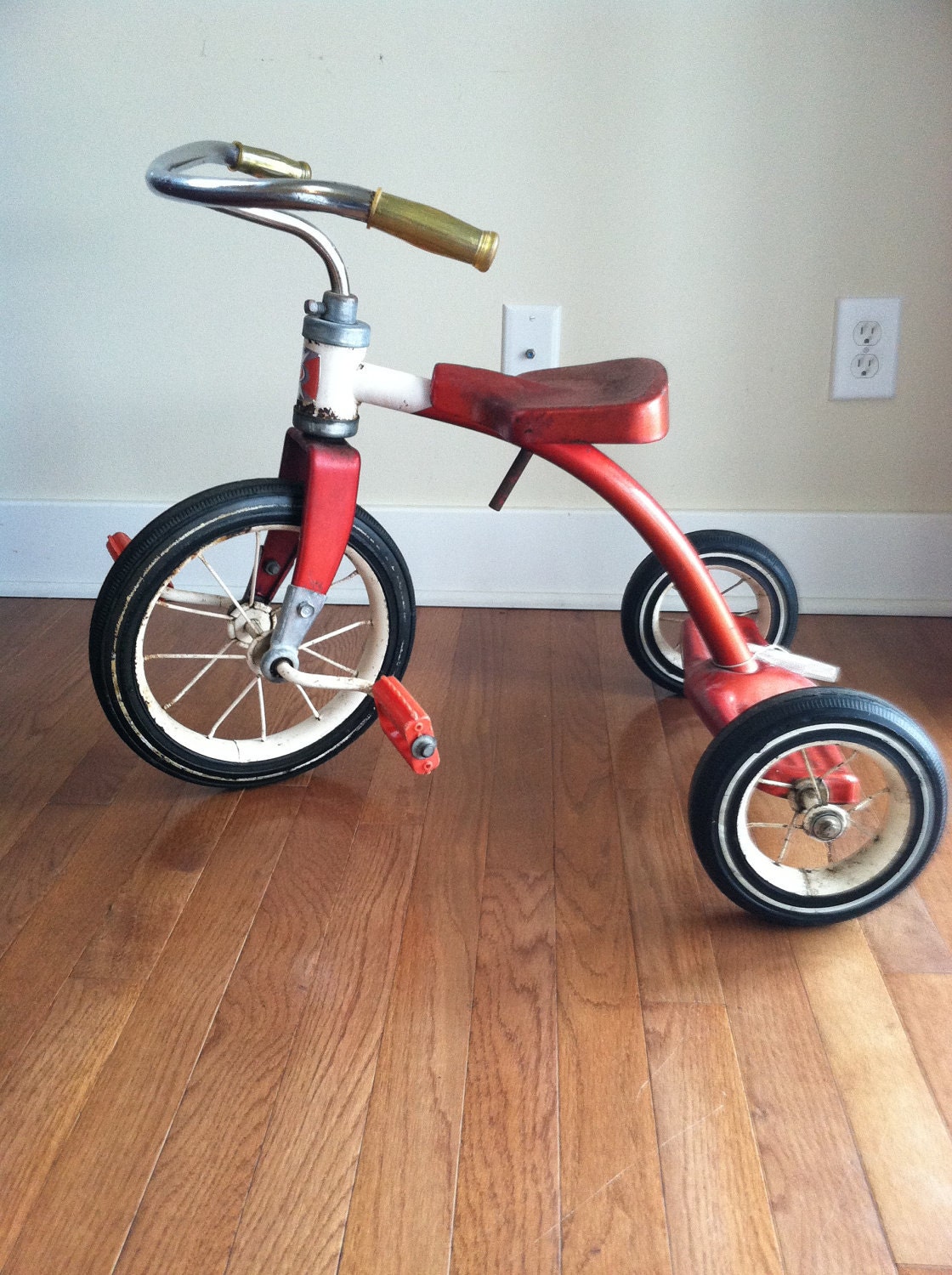 Трёхколёсный велосипед 90х. Велосипед детский 90-х. Детский велосипед 80х. Трёхколёсный велосипед 80-90 годов. Советский трехколесный велосипед
