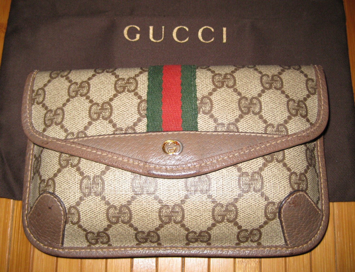 gucci envelope pouch
